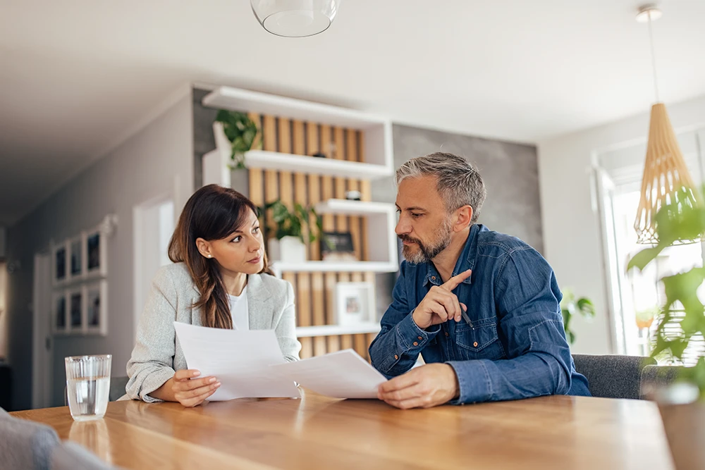 Marchand de biens propose bail dérogatoire temporaire à locataire pour faciliter départ amiable